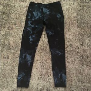 Sweaty Betty Power Leggings in Black and Blue Camo Full Length
